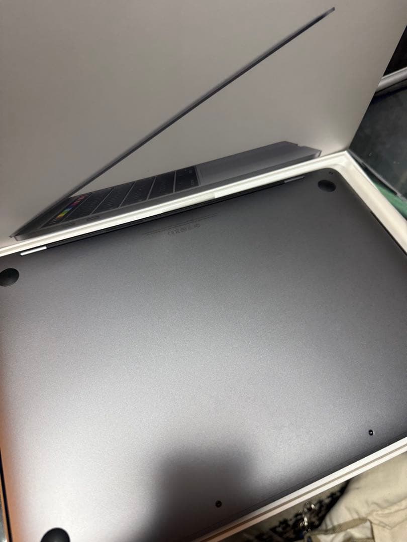 MacBook本体 MacBook Pro 13inch 2018 8GB SSD512GB