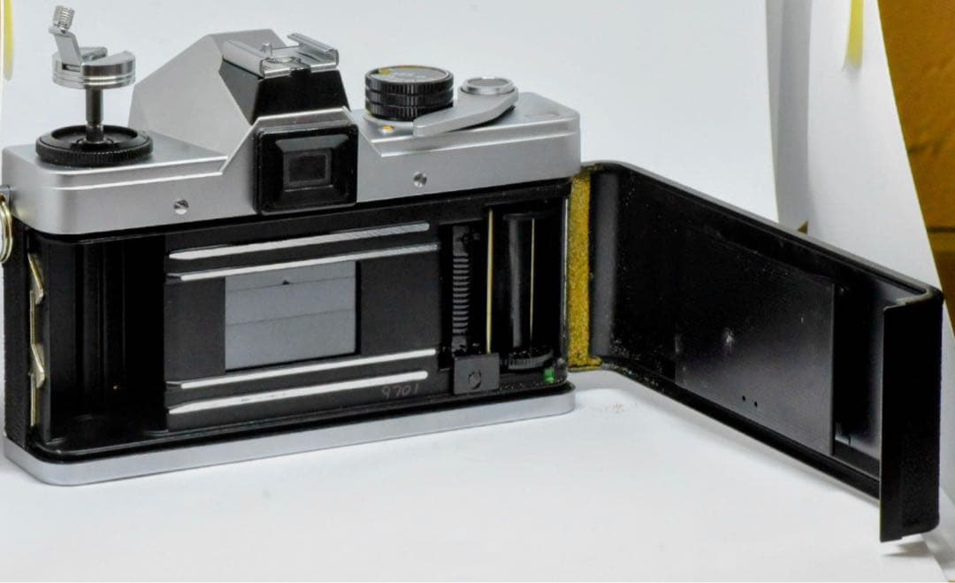 質実剛健PRAKTICA LLC C/Zeiss Jena テッサー2.8/50