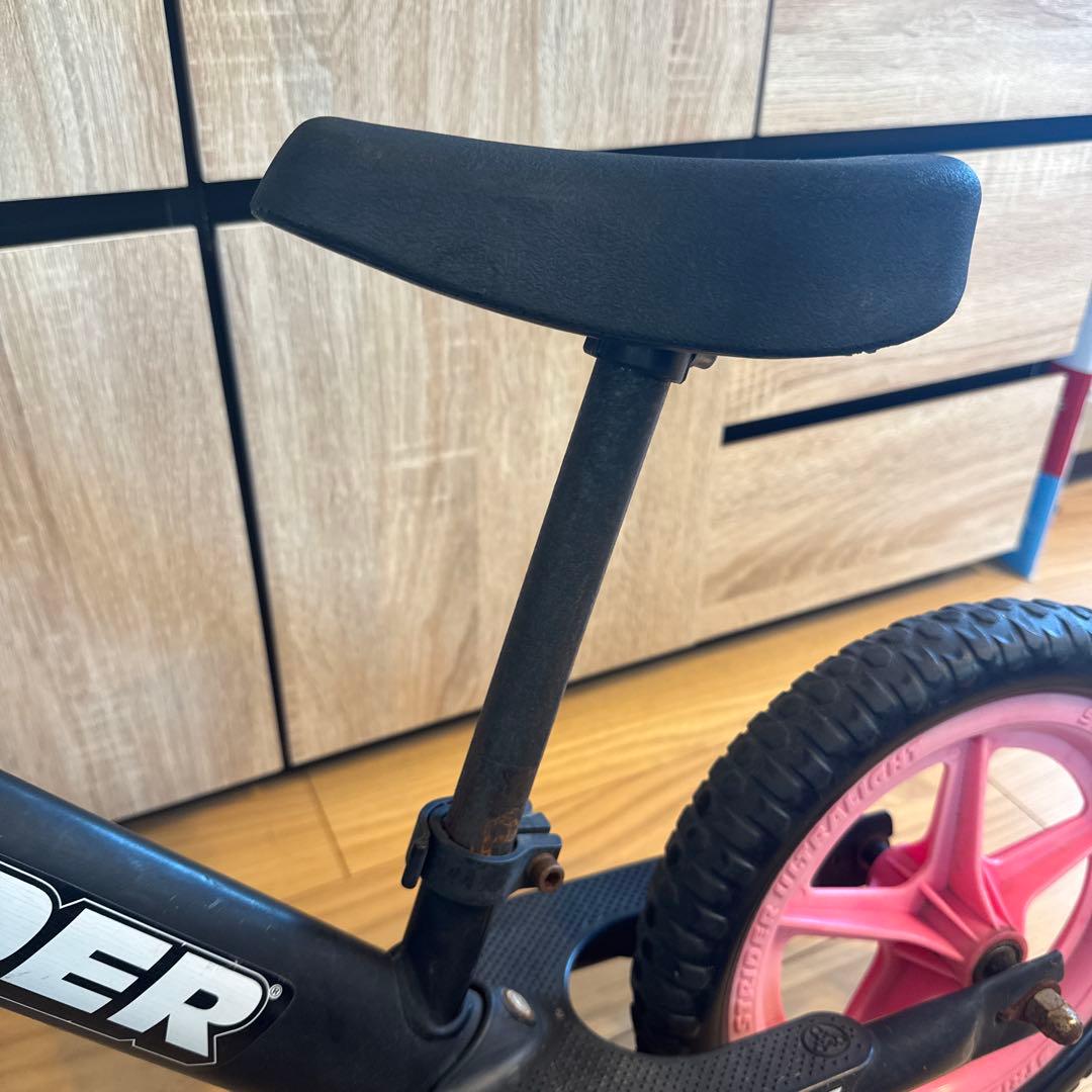 STRIDER バランスバイク 黒/ピンク 12インチ　おまけ付き