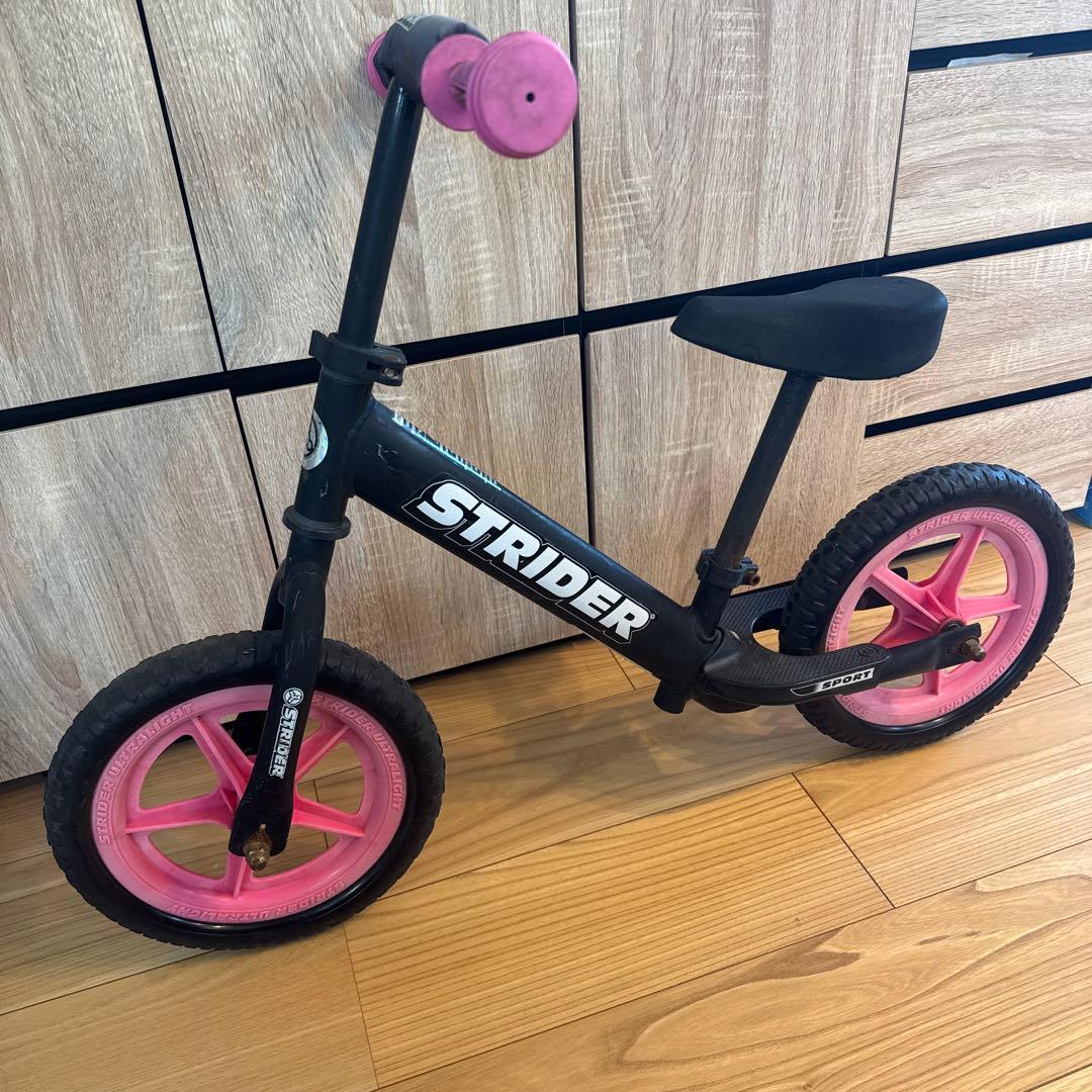 STRIDER バランスバイク 黒/ピンク 12インチ　おまけ付き