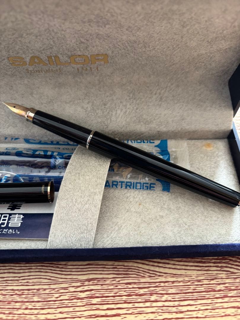 SAILOR 万年筆 黒 14Ｋ　未使用 カートリッジ付き