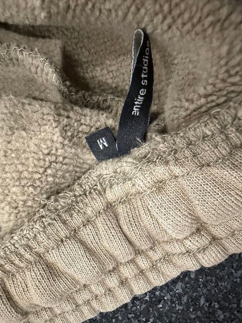 茶色 entire studios(エンタイアスタジオ) セットアップ(メンズ)