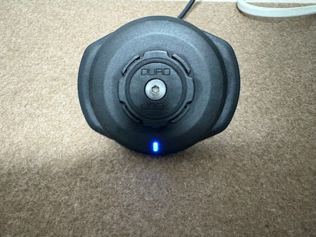 Quad Lock バイク用 | 防水ワイヤレス充電ヘッド
