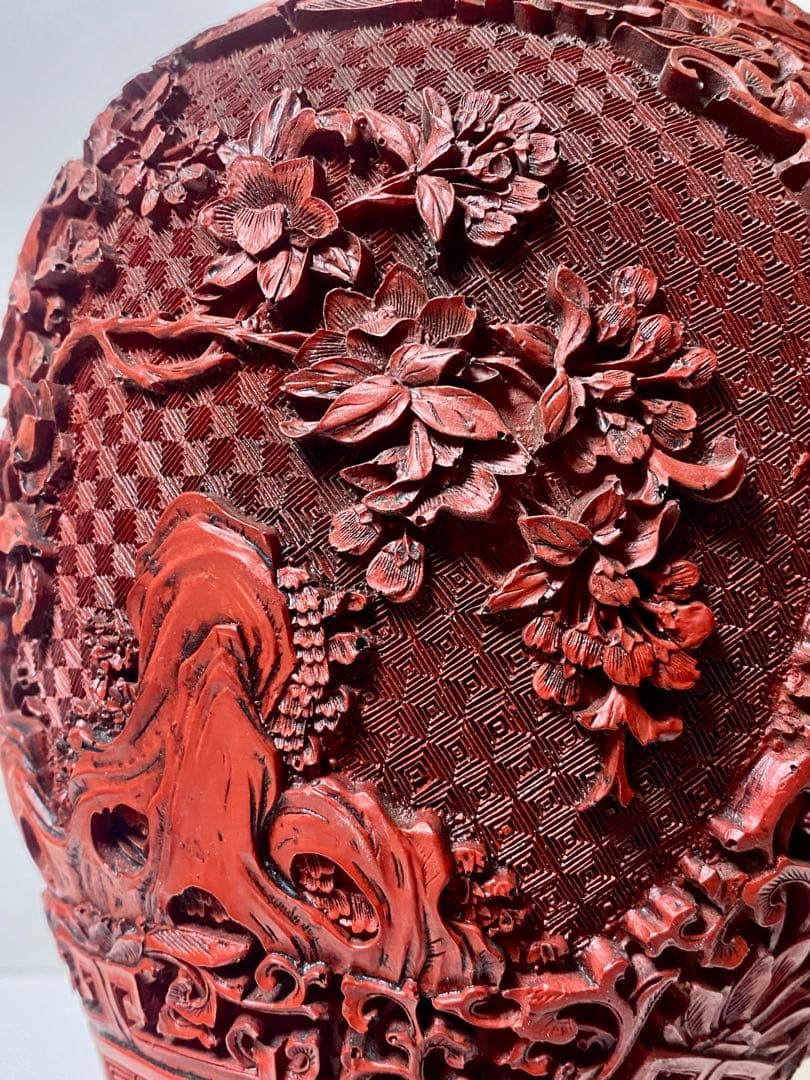 赤色彫刻装飾花瓶 中国古美術 壺　花瓶　中国堆朱　アンティーク