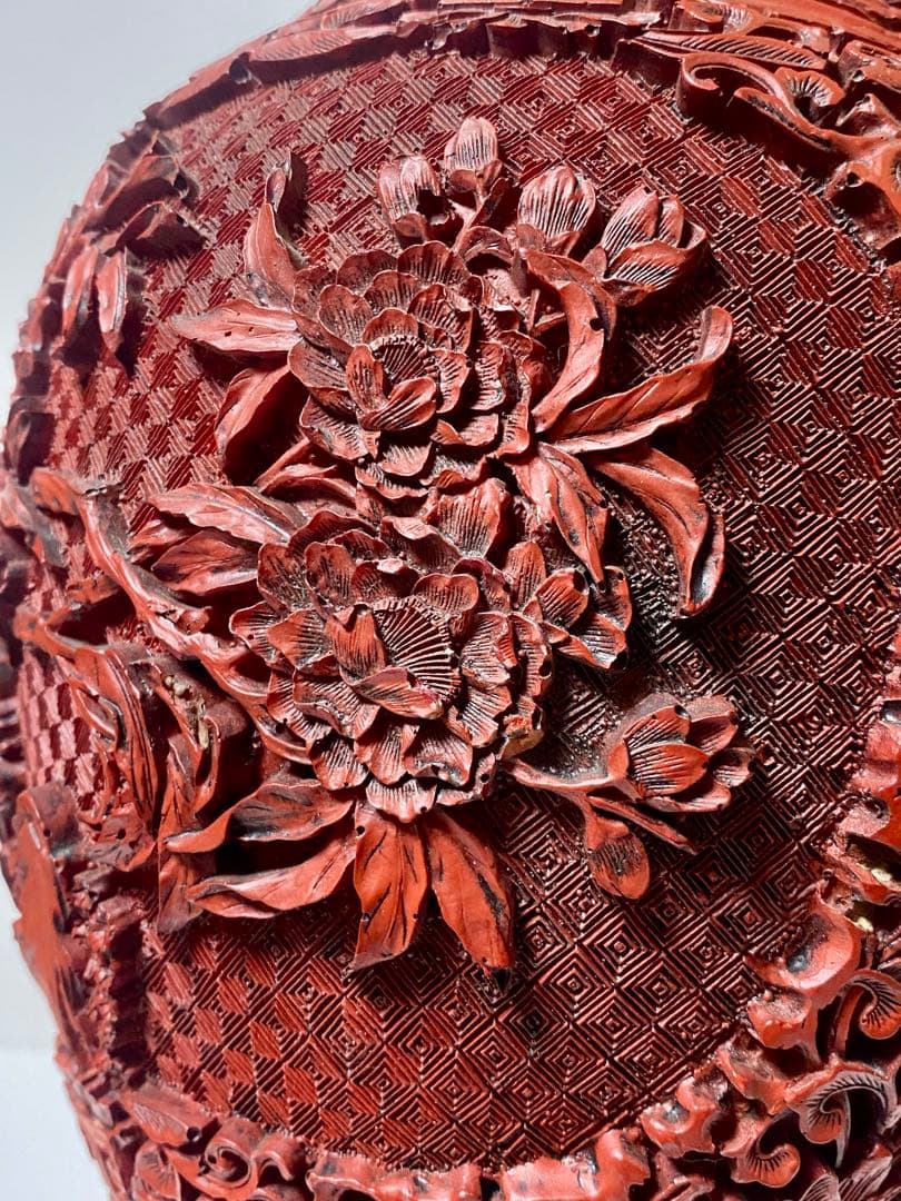 赤色彫刻装飾花瓶 中国古美術 壺　花瓶　中国堆朱　アンティーク