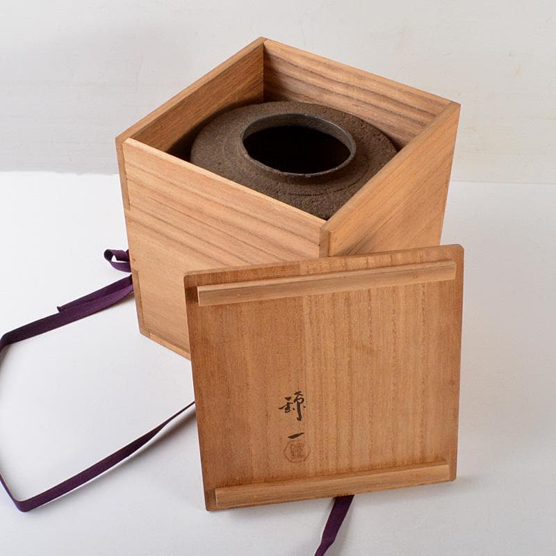 茶道具　釜師　伊藤鐐一造　肩衝筒釜　鉄釜　共箱　V　6567C