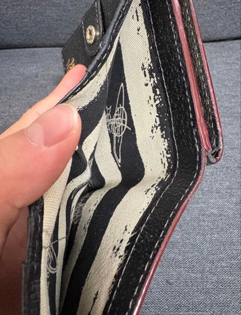 【人気】ヴィヴィアンウエストウッド　EXECUTIVE　がま口　折り財布　黒