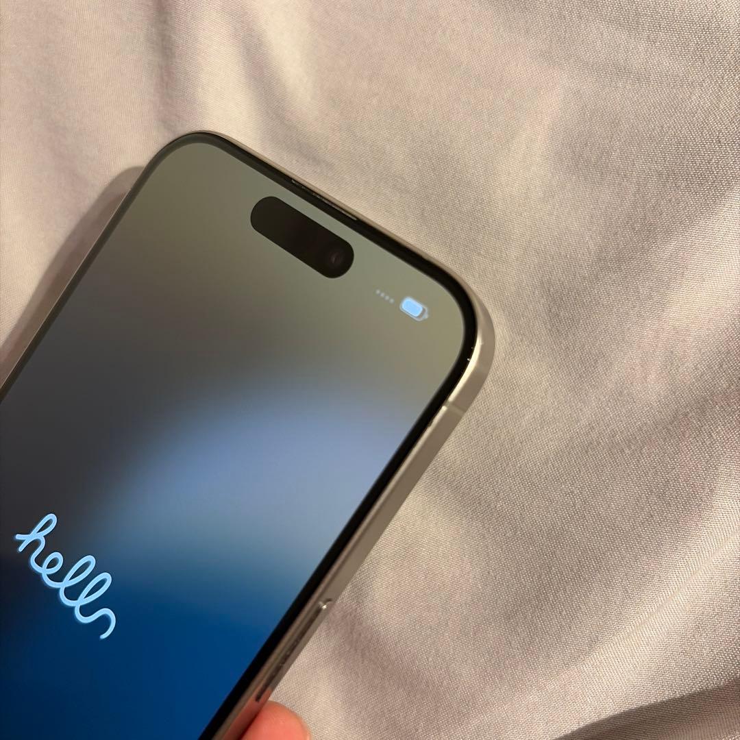 【完品】Apple iPhone 15 Pro 256GB ナチュラルチタニウム