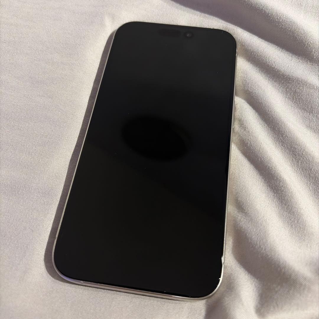 【完品】Apple iPhone 15 Pro 256GB ナチュラルチタニウム
