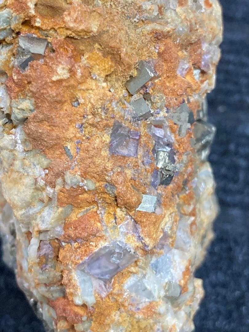 金鉱石　鉱物標本　鉱石