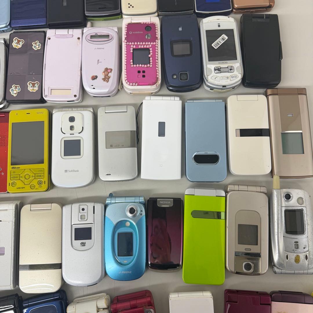 ガラケー　110個まとめ売り　ジャンク品　折りたたみ式携帯電話セット