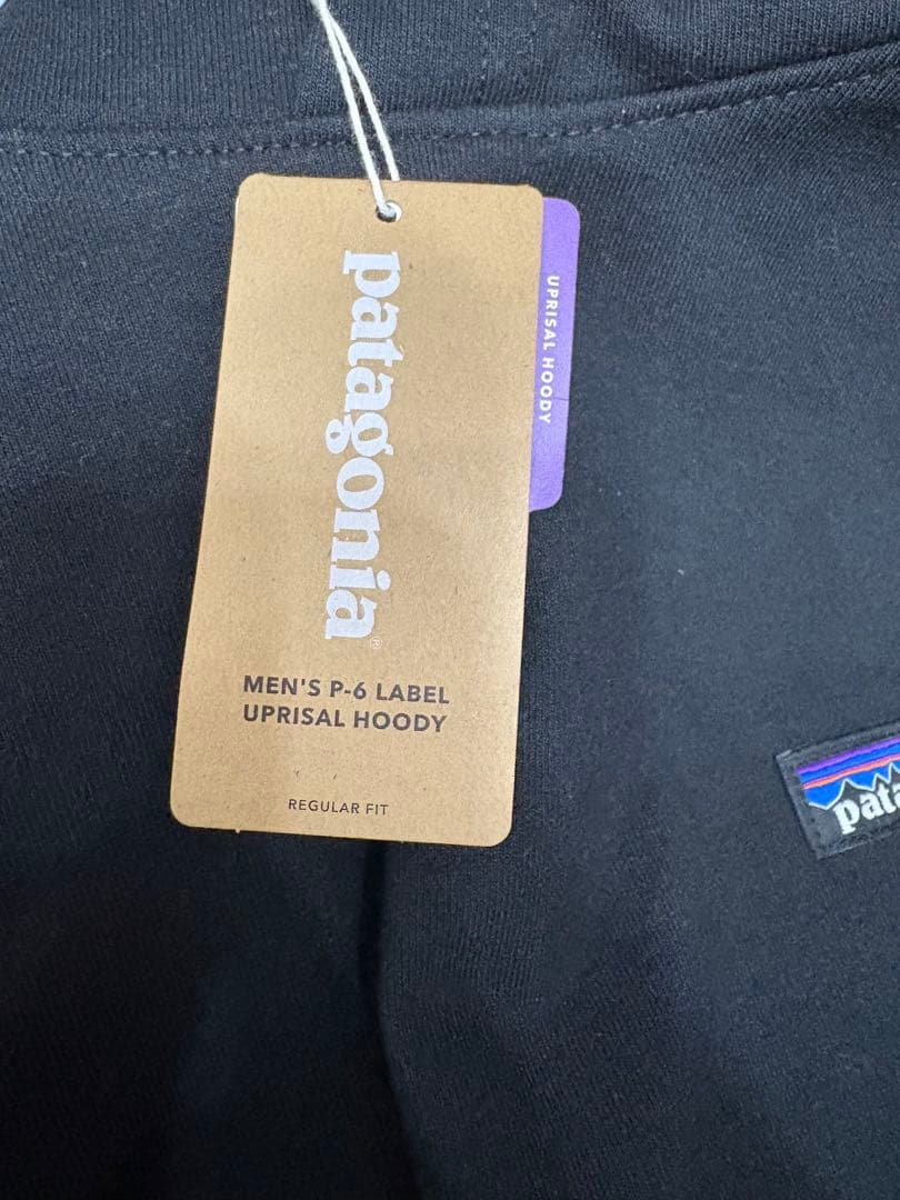 【新品】パタゴニア フード付きパーカー ブラック タグ付き