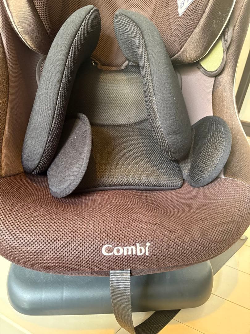 Combi コンビ　ウィゴーグランデ チャイルドシート