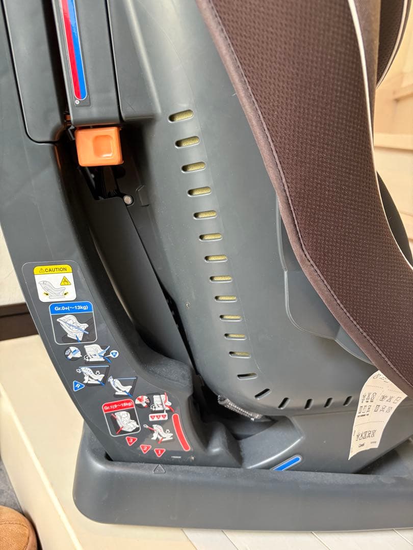 Combi コンビ　ウィゴーグランデ チャイルドシート