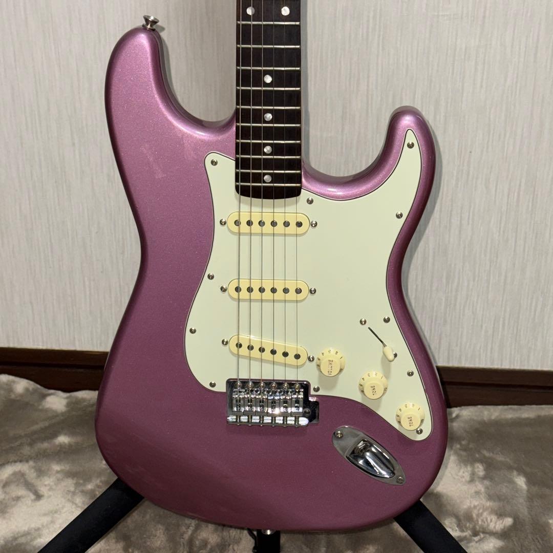 h*4様 Squier Affinity Stratocaster 色:バーガン