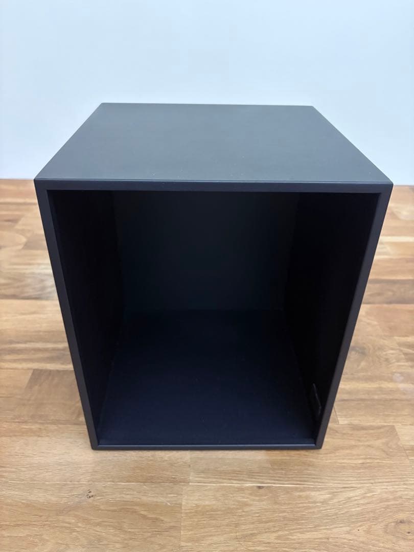 ZARA  BY VINCENT VAN DUYSEN メタルボックス