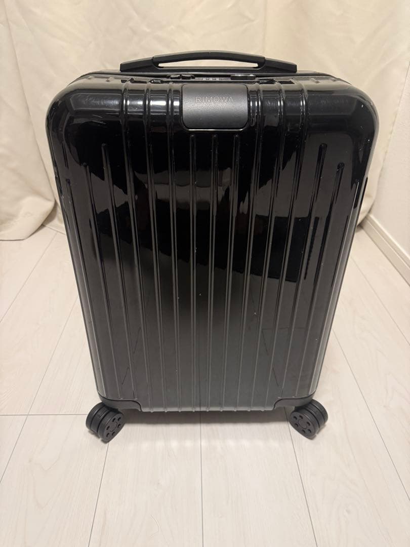 れい　 RIMOWA エッセンシャル　キャリーケース　31L ブラック