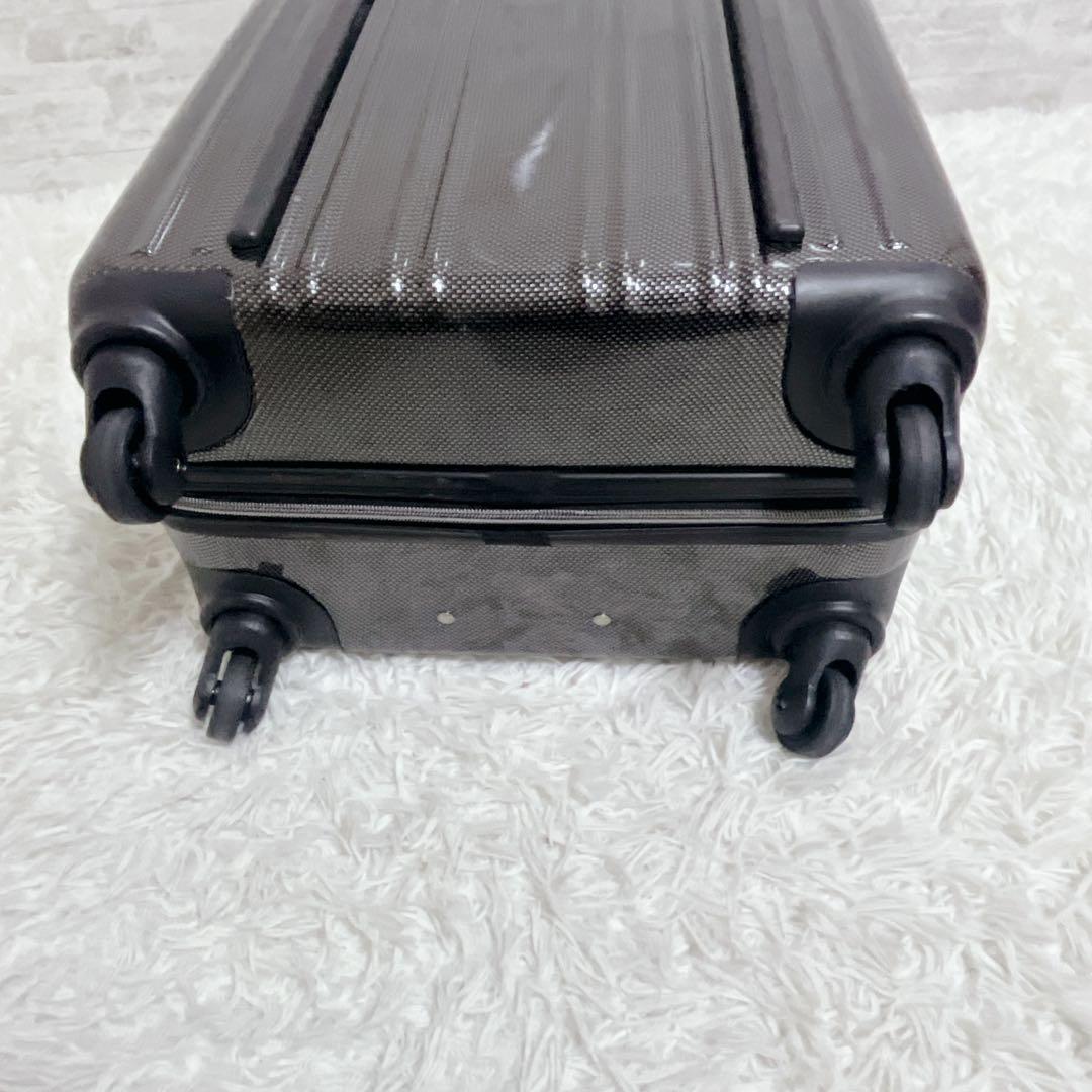 希少　テットオム　スーツケース　キャリーケース　ブラック（カーボン）
