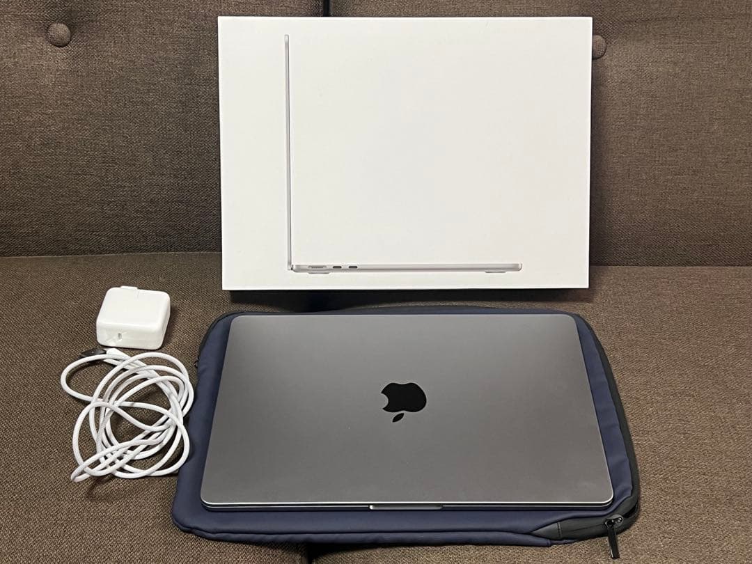 新中古品 macbook air M3 256GB 2024年モデル
