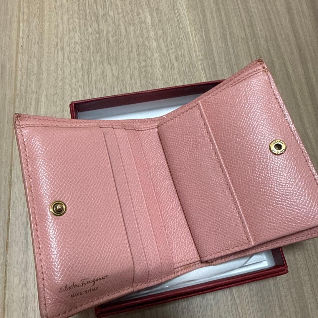 フェラガモ　財布