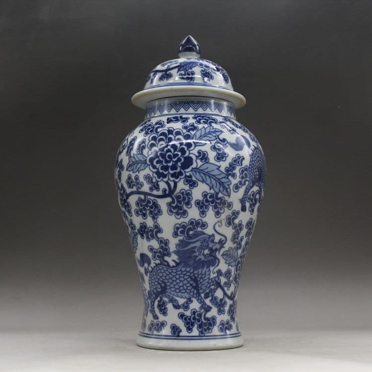 青花釉下彩麒麟花将軍缶 景徳鎮 陶磁器 装飾品 現代工芸品 美術品 置物