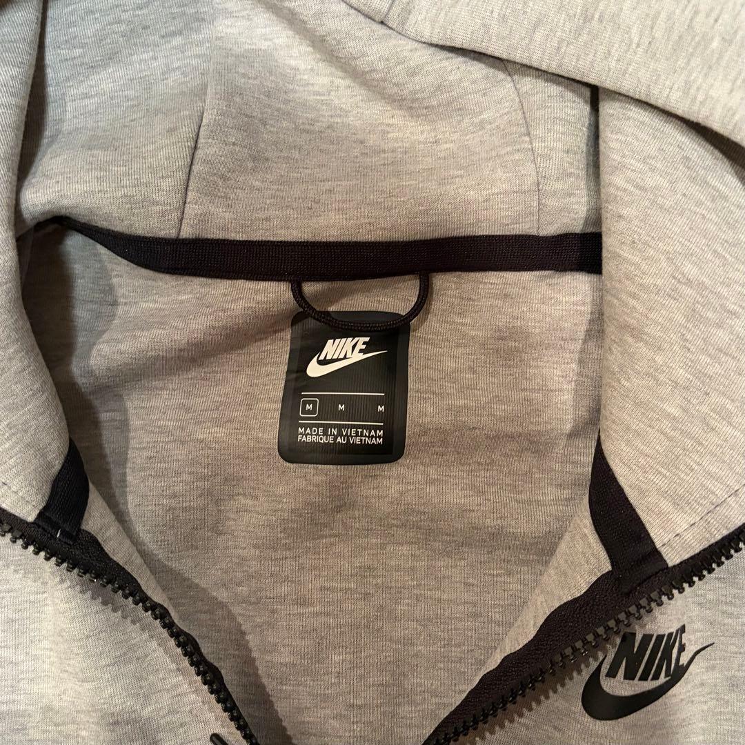 ナイキ パーカー　NIKE TECH FLEECE FULLZIP