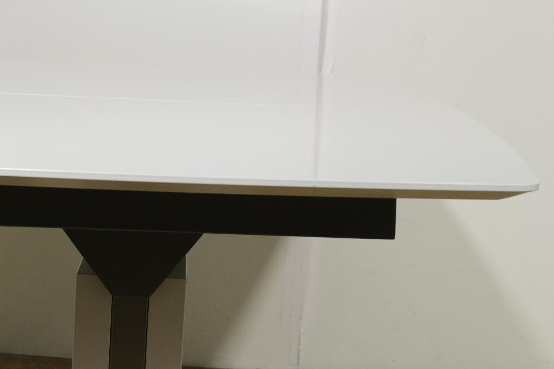 O*s様 BoConceptボーコンセプト★OCCAダイニングテーブル★伸長式★