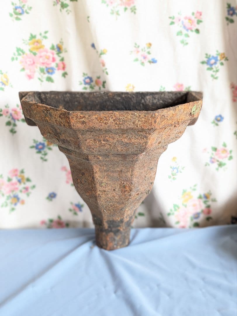 イギリス アンティーク 鉄製 シャビー 吊りプランター 壁掛けプランター 茶色