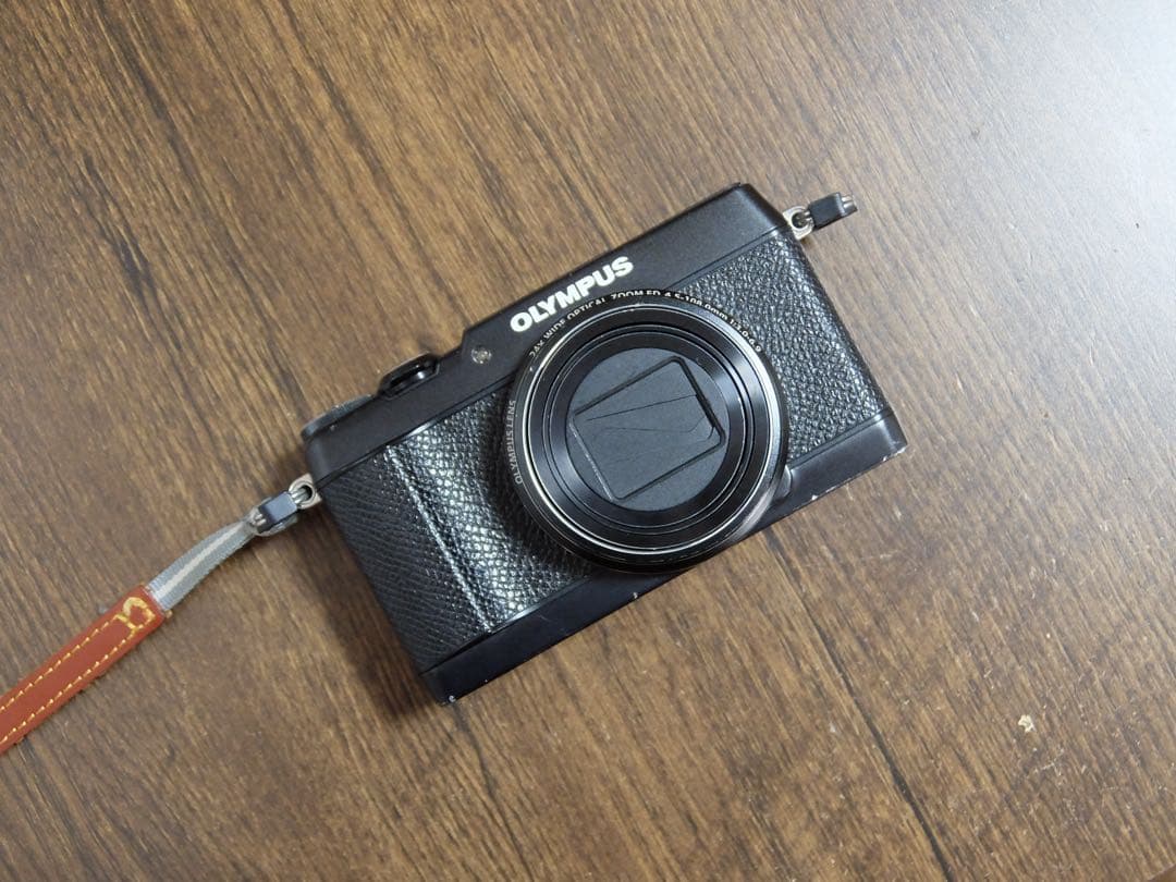 動作確認済　FUJI FILM XQ2 ホワイト 富士フイルム