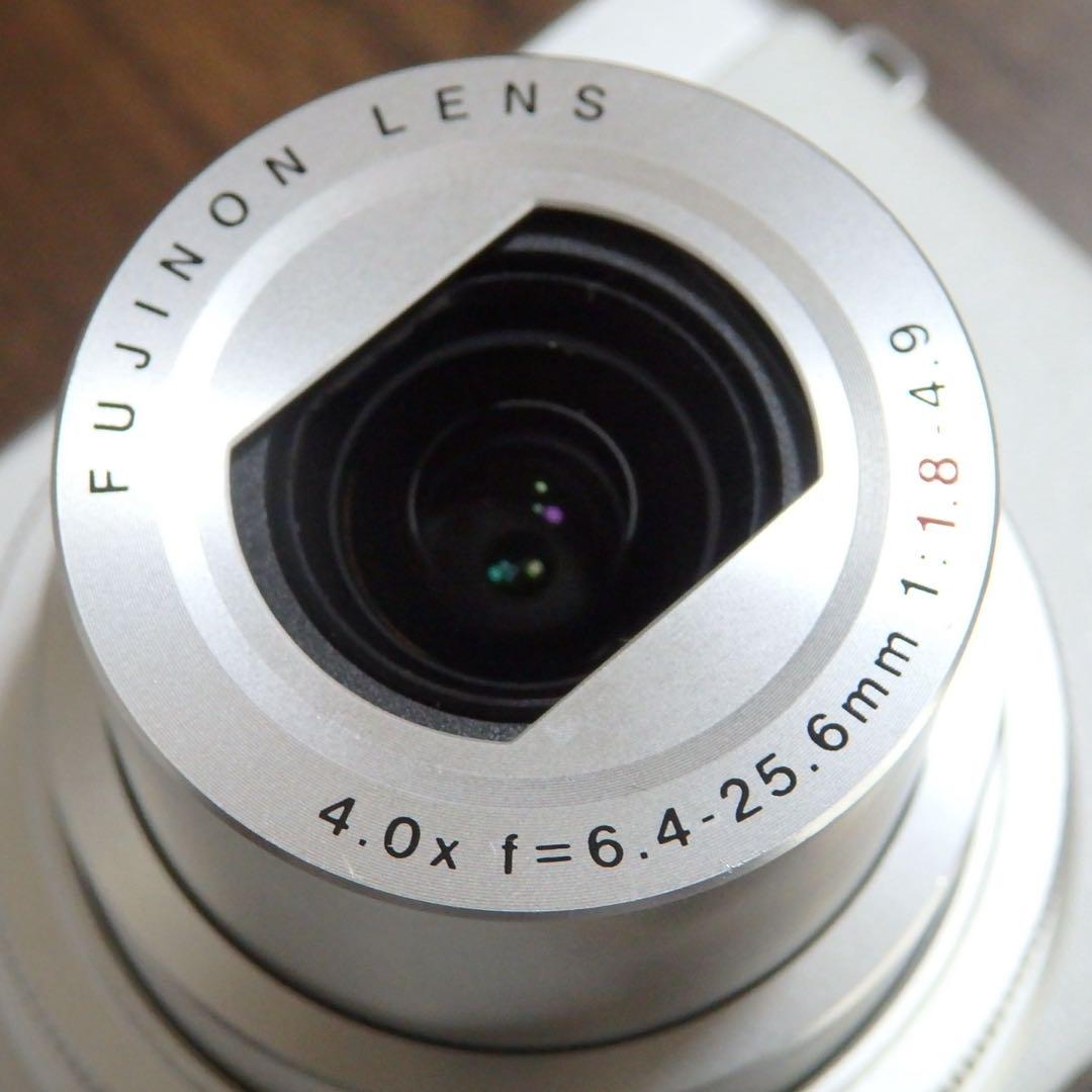 動作確認済　FUJI FILM XQ2 ホワイト 富士フイルム