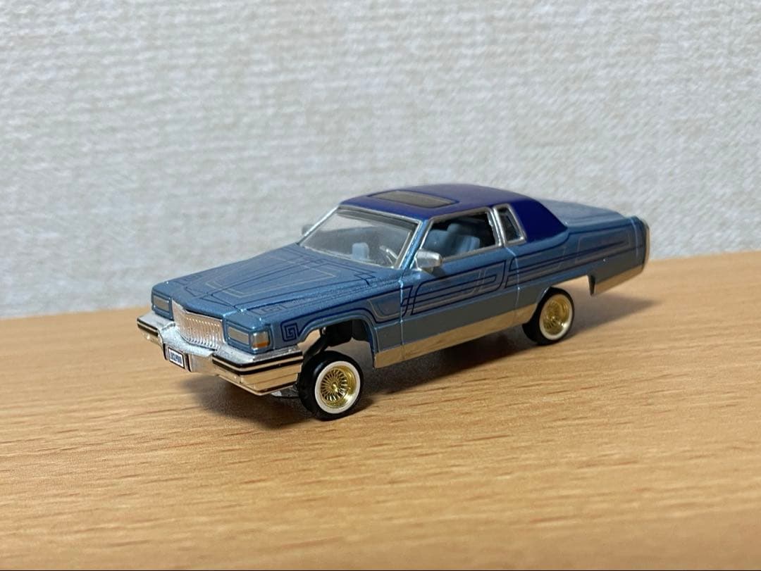 1/64 ローライダー キャデラック ブロアム ミニカー jadatoys