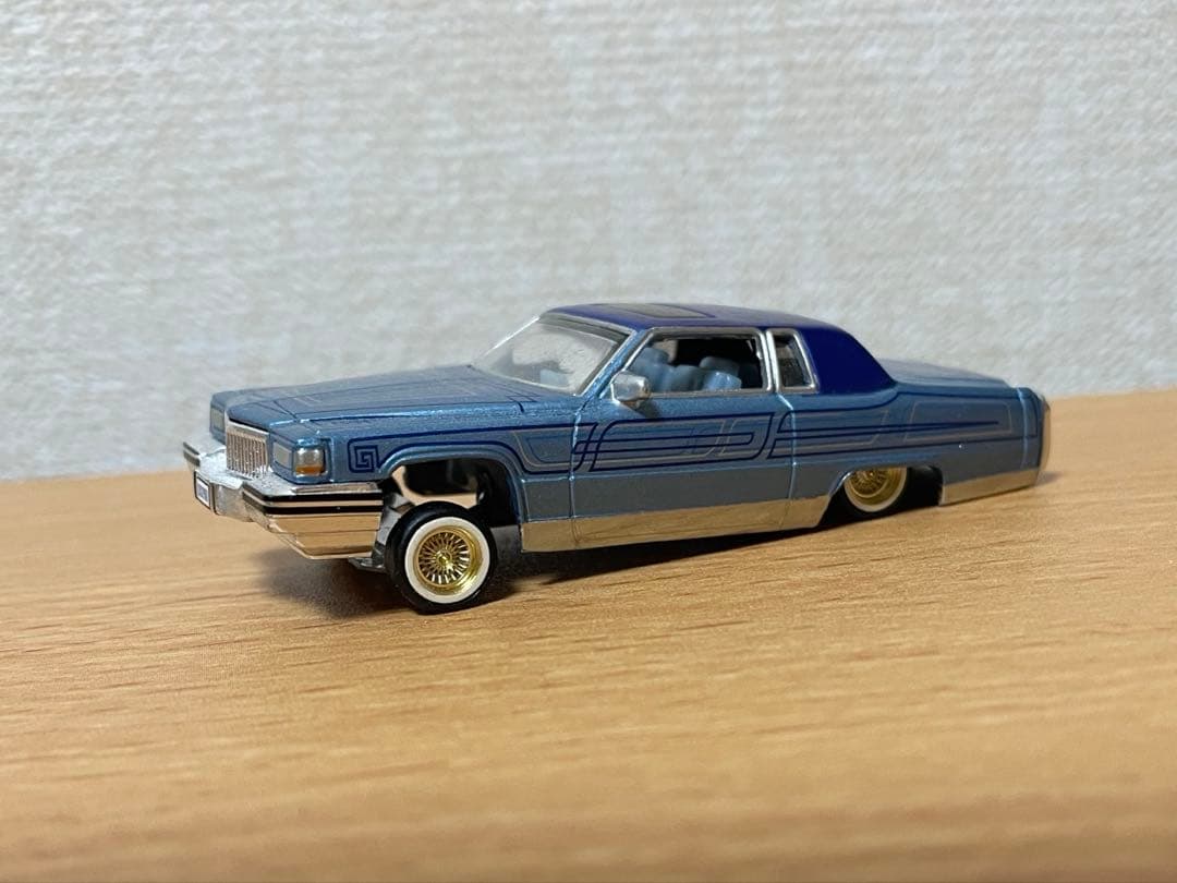 1/64 ローライダー キャデラック ブロアム ミニカー jadatoys