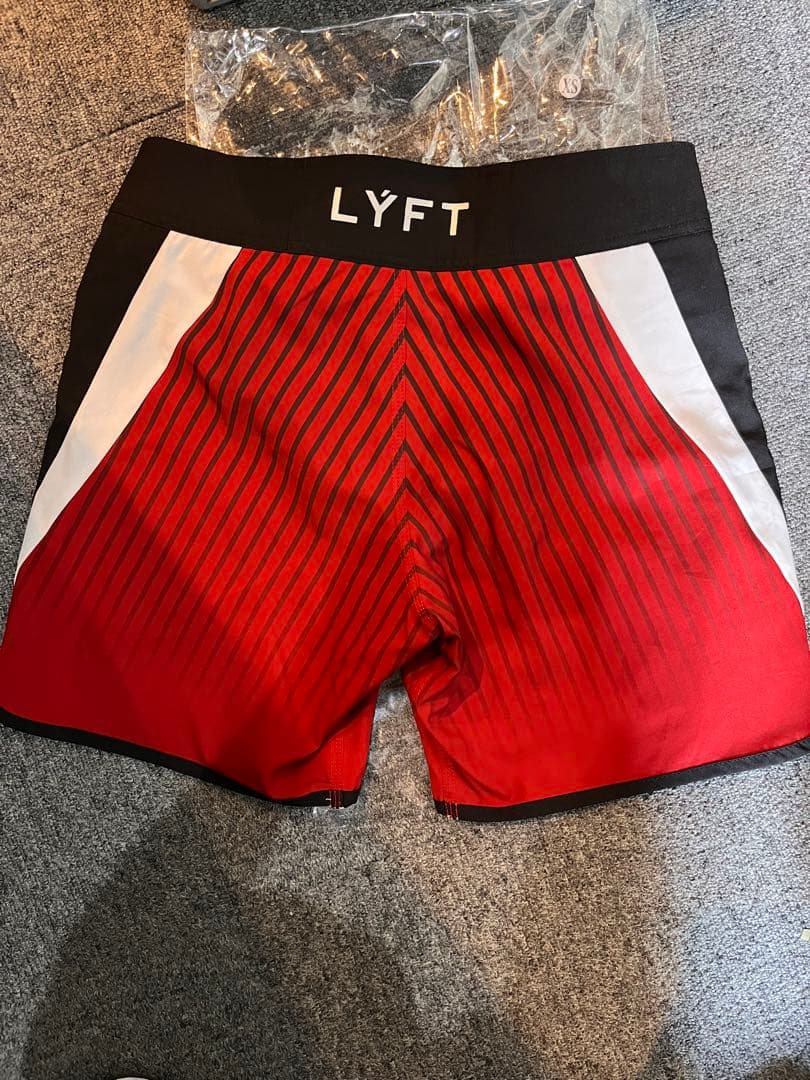 【最終値下】LYFT サーフパンツ ステージショーツ 完売品XS ボードショーツ