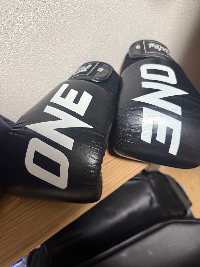 ※最終値下げ※Fairtex ONE ボクシンググローブ ブラック