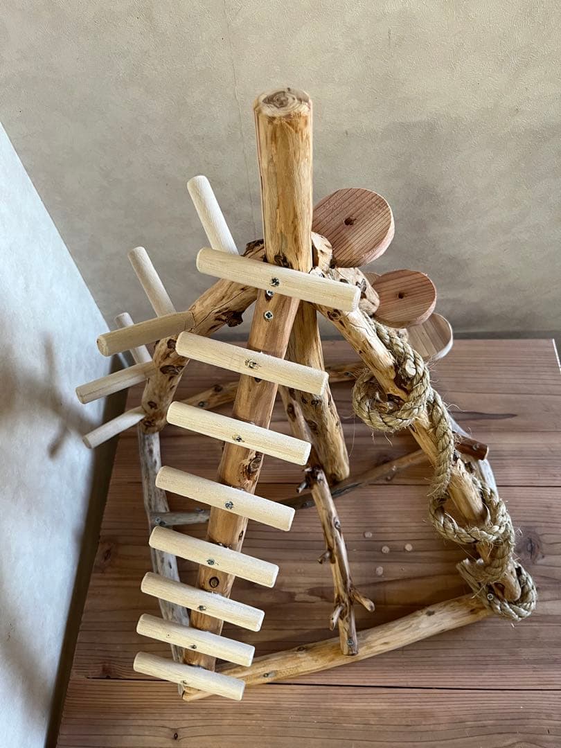 ピックさん専用ピンク鳥インコ止まり木 流木吊り下げ式バードアスレチックバード