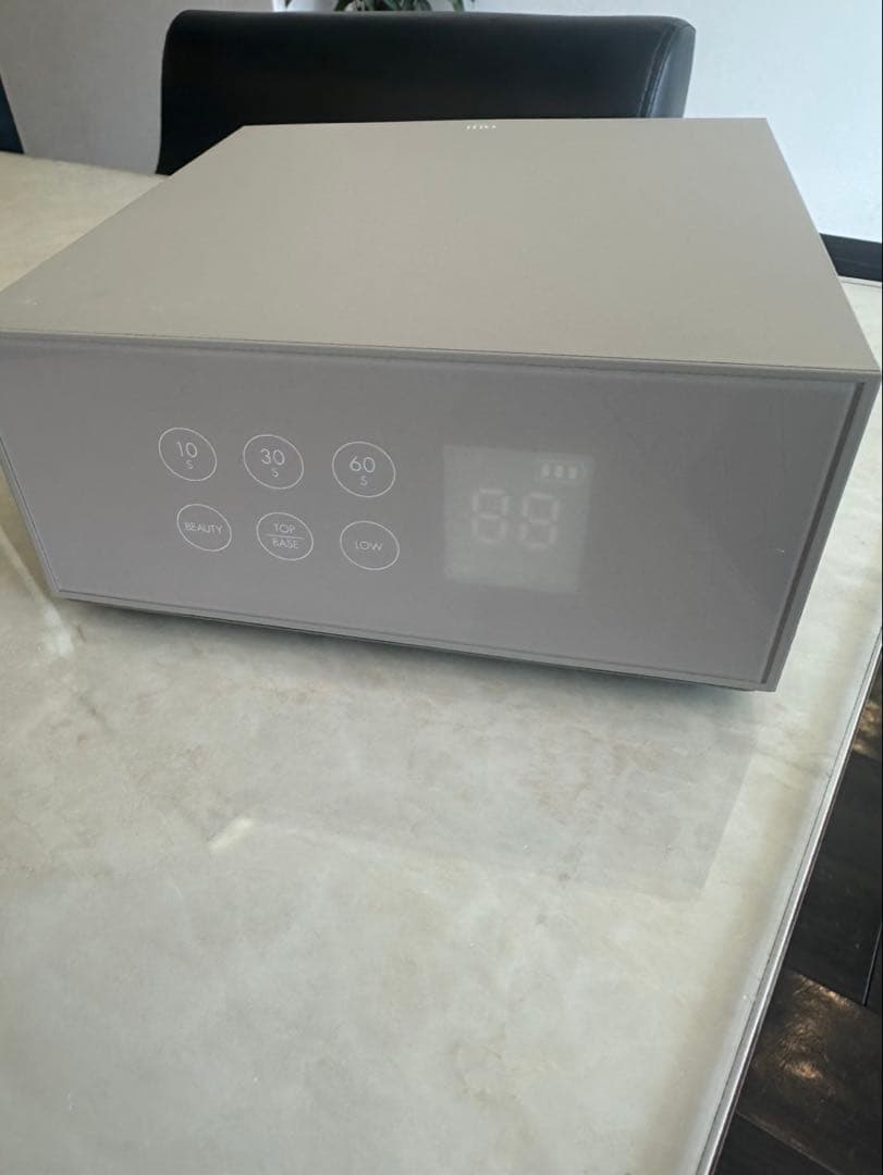 oui nails UV/LEDネイルライト 美容機能付き