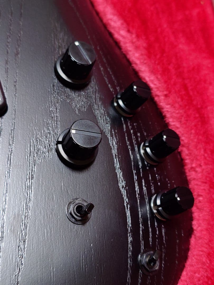 Ibanez Prestige SRMS5-WK　重量3.8kg　5弦ベース