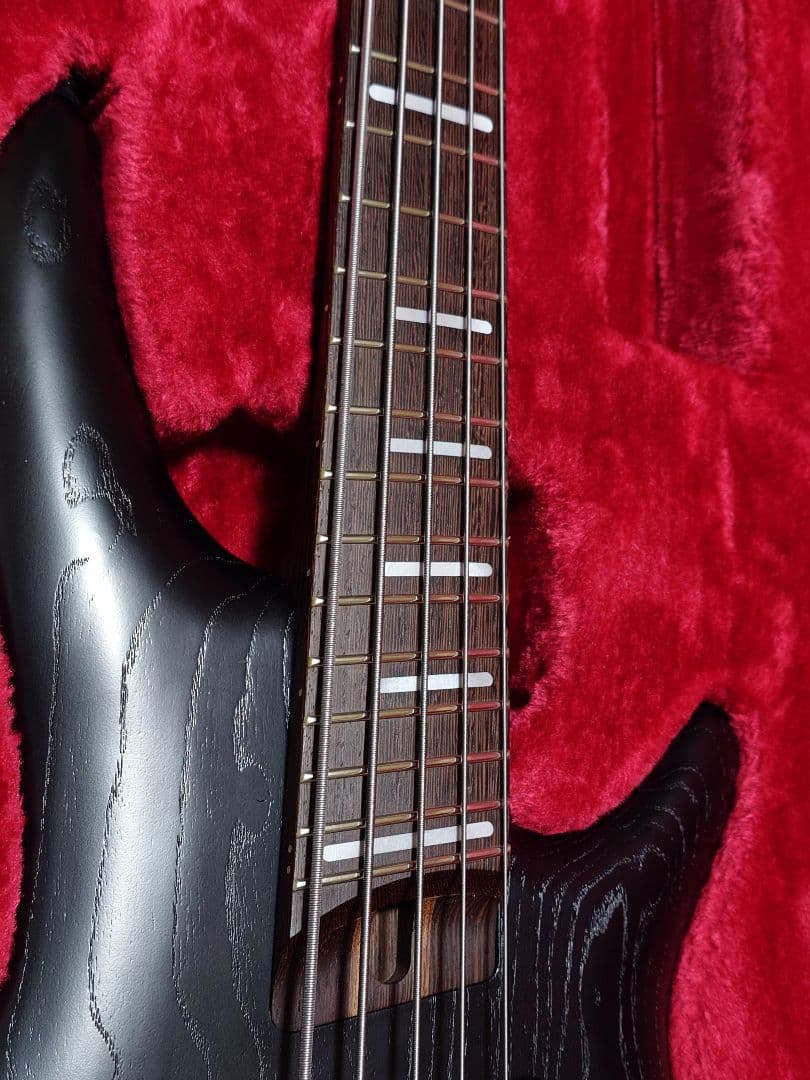 Ibanez Prestige SRMS5-WK　重量3.8kg　5弦ベース