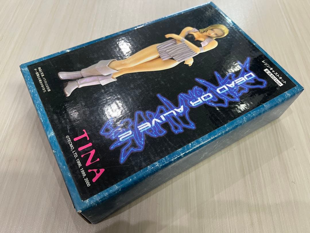 エポック社 TINA DEAD OR ALIVE 2 未組み立てレジンキット