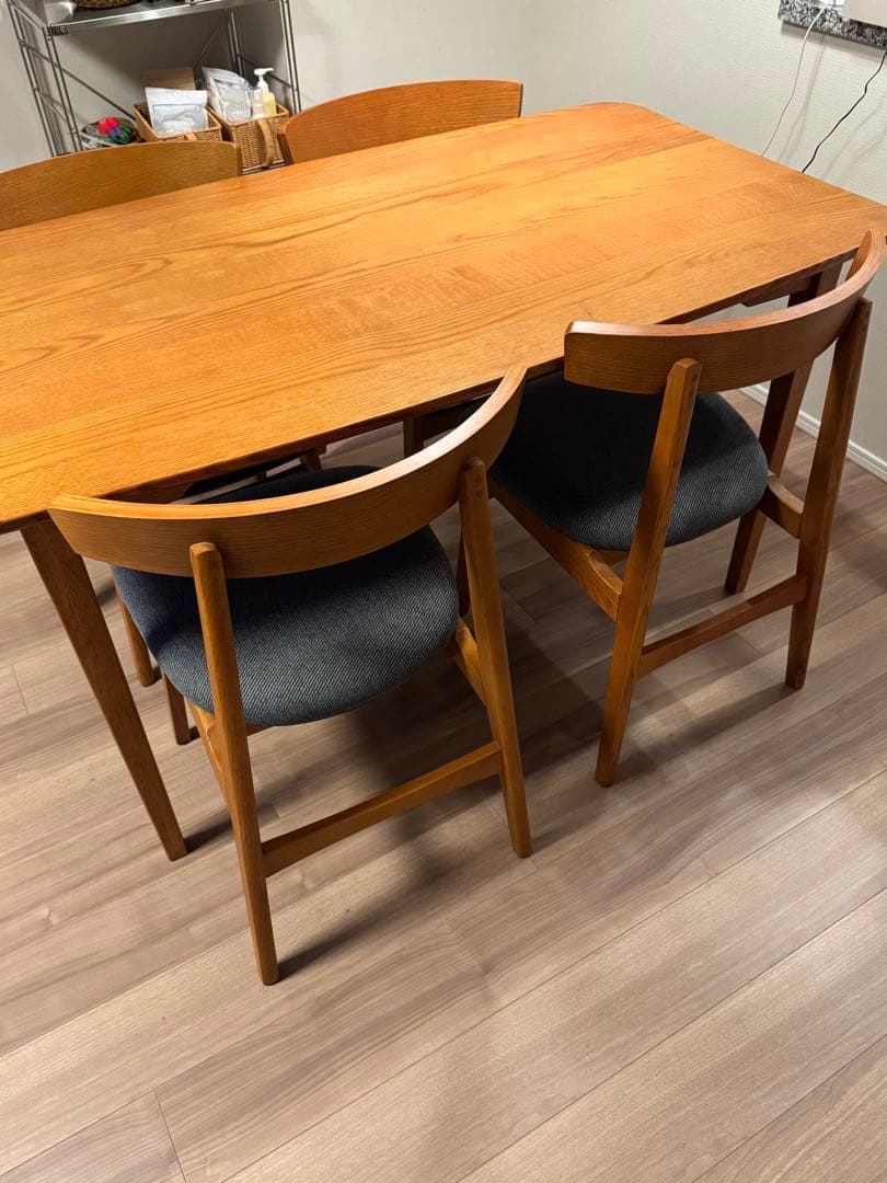 【美品】ウニコ TOVE トーヴ ダイニングテーブルのみ