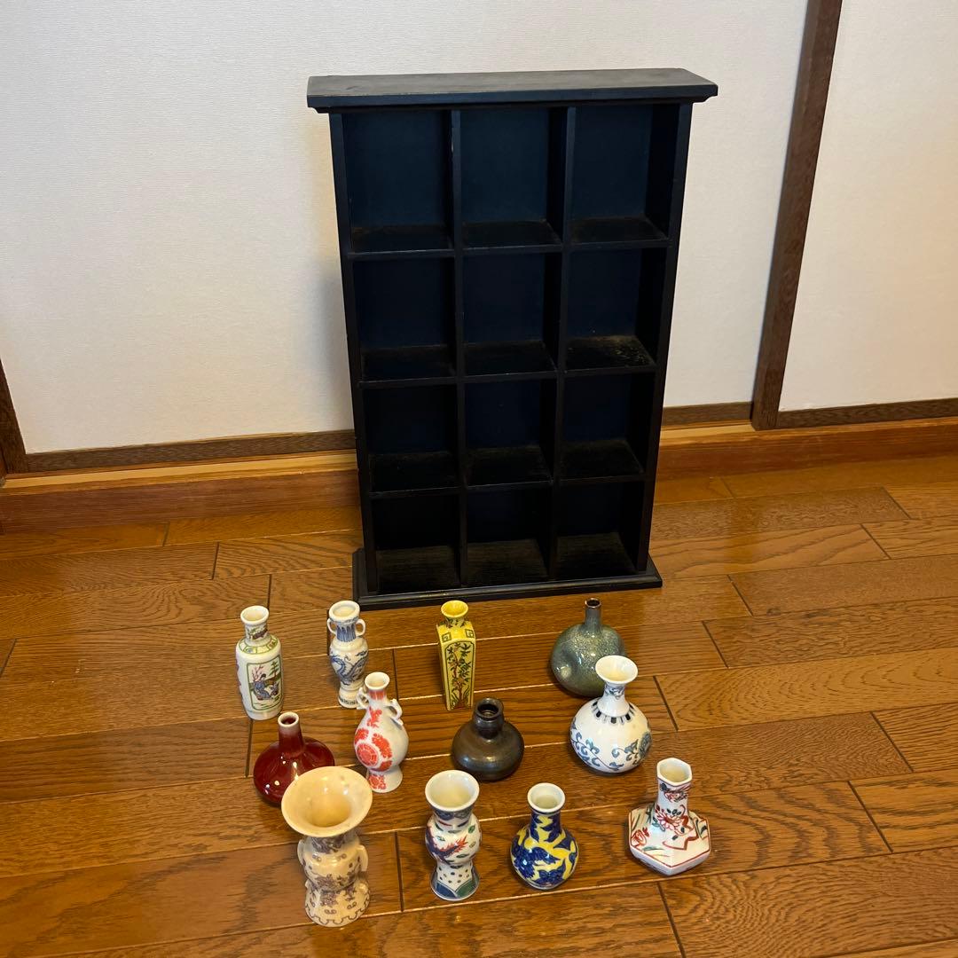 最終処分特価レア小型花瓶や一輪挿し飾り小壺十二個セット専用棚付きインテリア超お得
