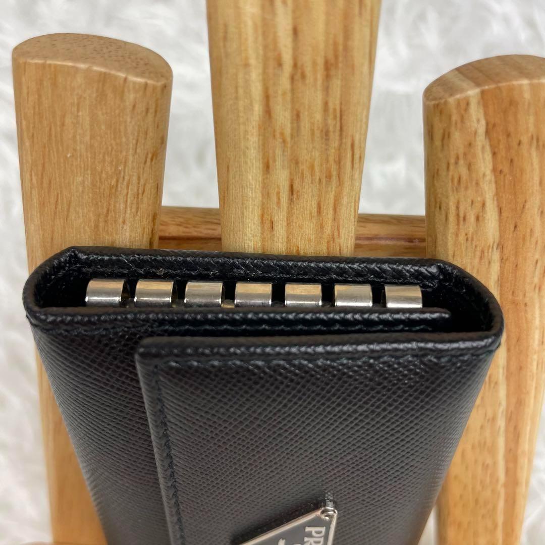 極美品✨プラダ✨6連キーケース✨三角ロゴ刻印✨サフィアーノレザー✨黒✨男女兼用