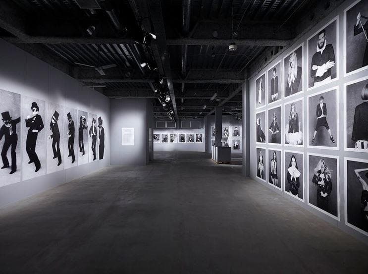 額装品/シャネル キルスティン ダンスト/ラガーフェルド/ポスター/インテリア