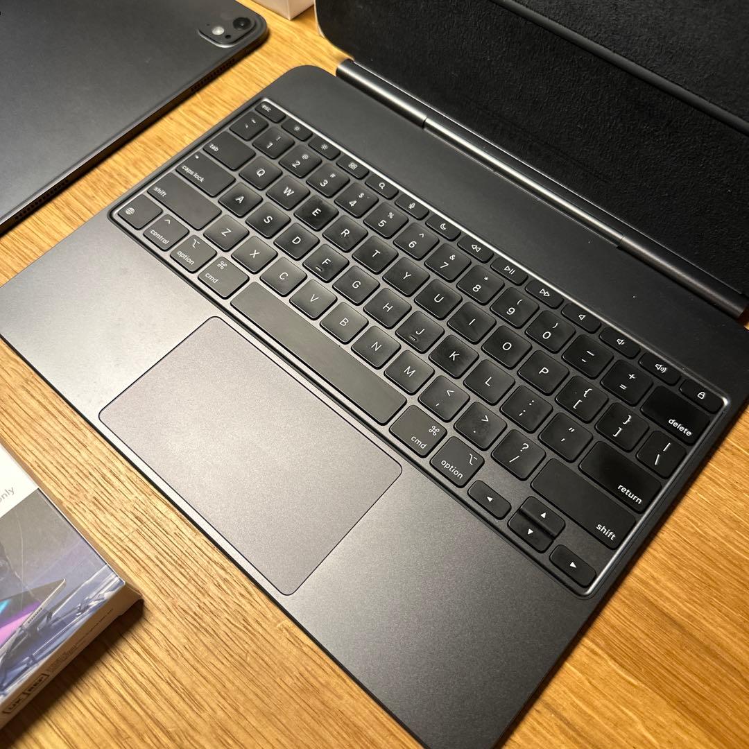 【美品】iPad Pro 13インチ (M4)＋Magic Keyboard