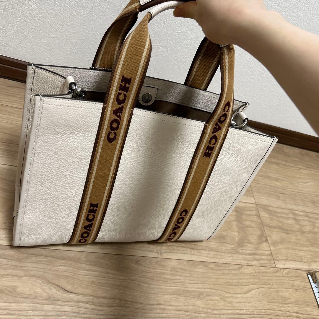 コーチ　ショルダーバッグ　ハンドバッグ　A4収納可