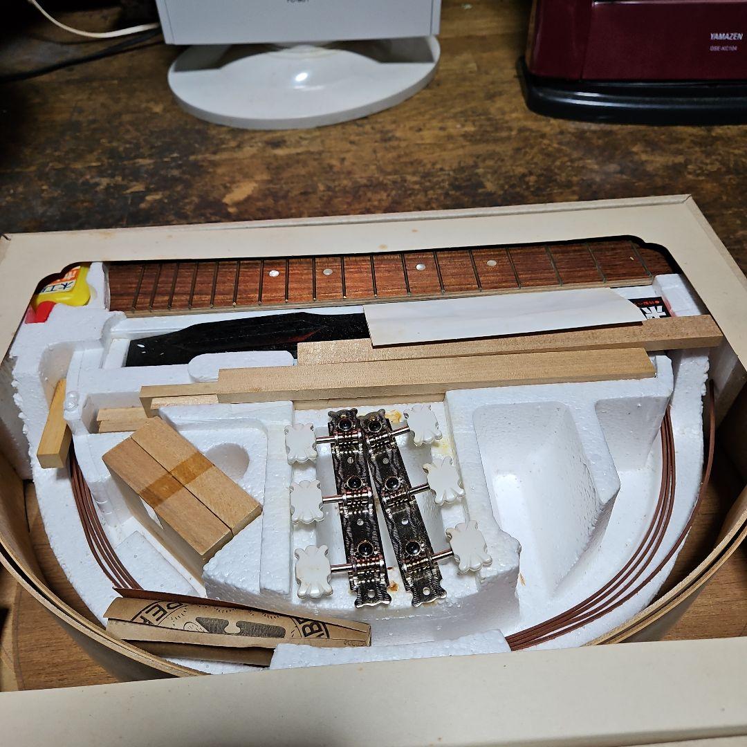 ギター制作キットです。