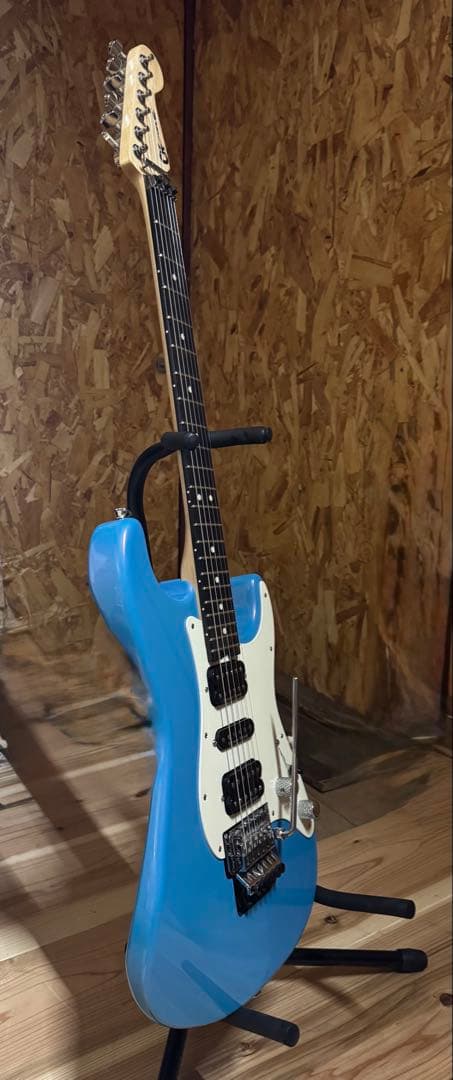 ベ*ト様 ハードロック　メタラー御用達 シャーベル　フロイドローズ付きストラト