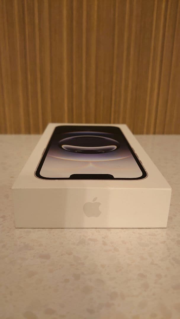 Apple iPhone16e 128GB ホワイト本体 新品未使用　未開封