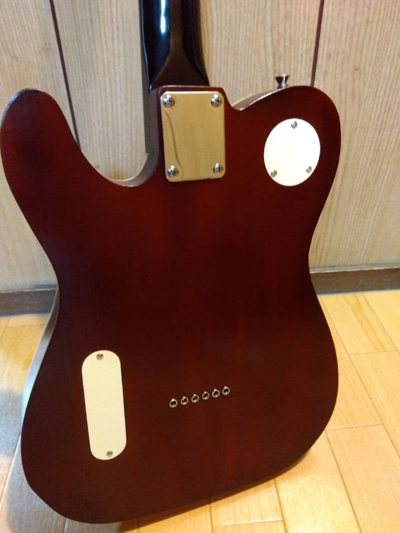 ユ*ゴ様 ホワイト セミホロウボディ エレキギター