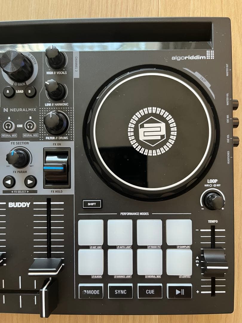 ③Reloop Buddy DJコントローラー